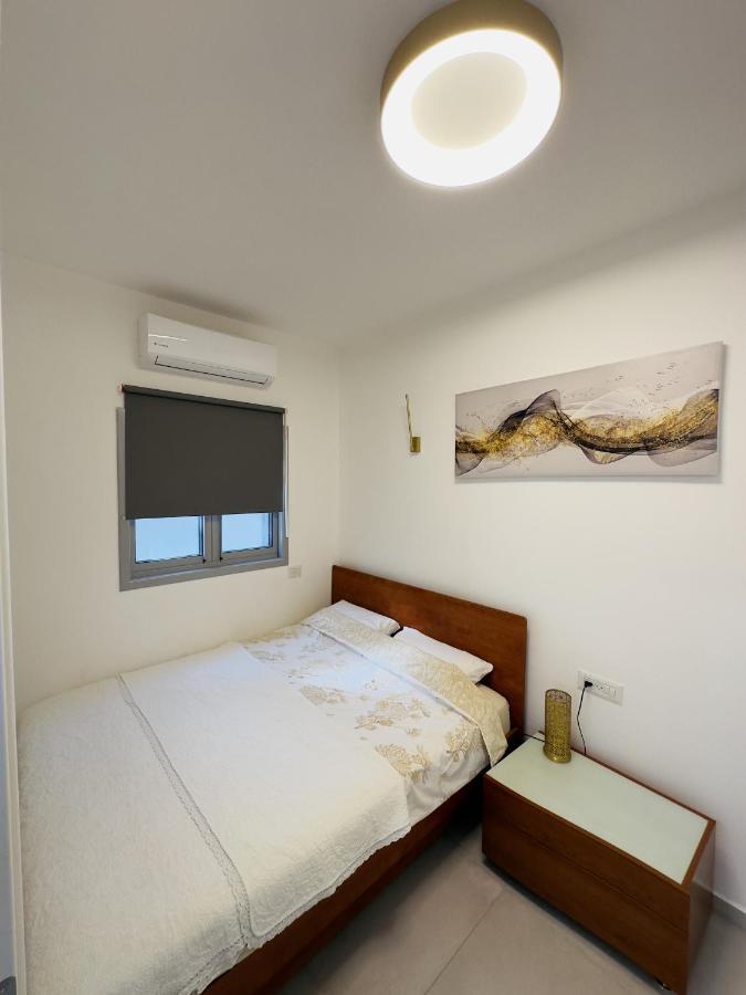 Amazing 2Rooms Apt In Bat Yam - Step By The Beach Exterior photo